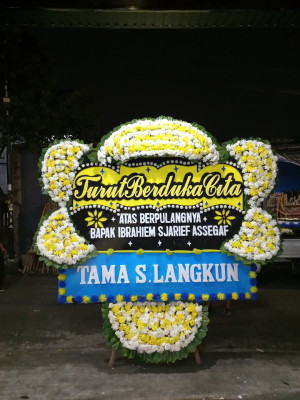 Papan Bunga Duka di Oksamol